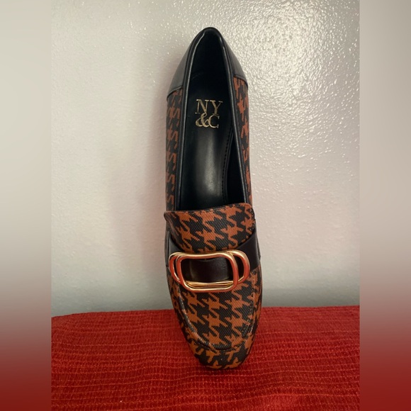 NY AND COMPANY.. WOMENS Brown Houndstooth Loafers with Gold Buckle - Picture 3 of 16